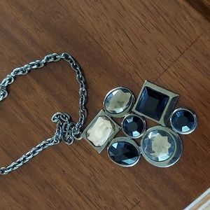 Women's jeweled necklace black/gray